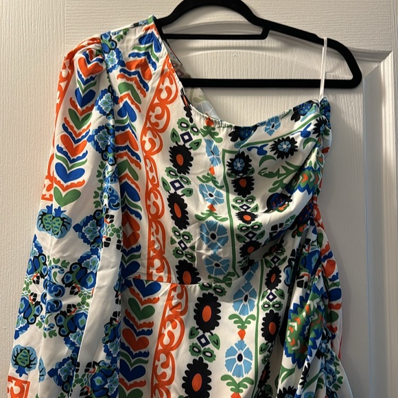 Dress - Picture 8 of 11